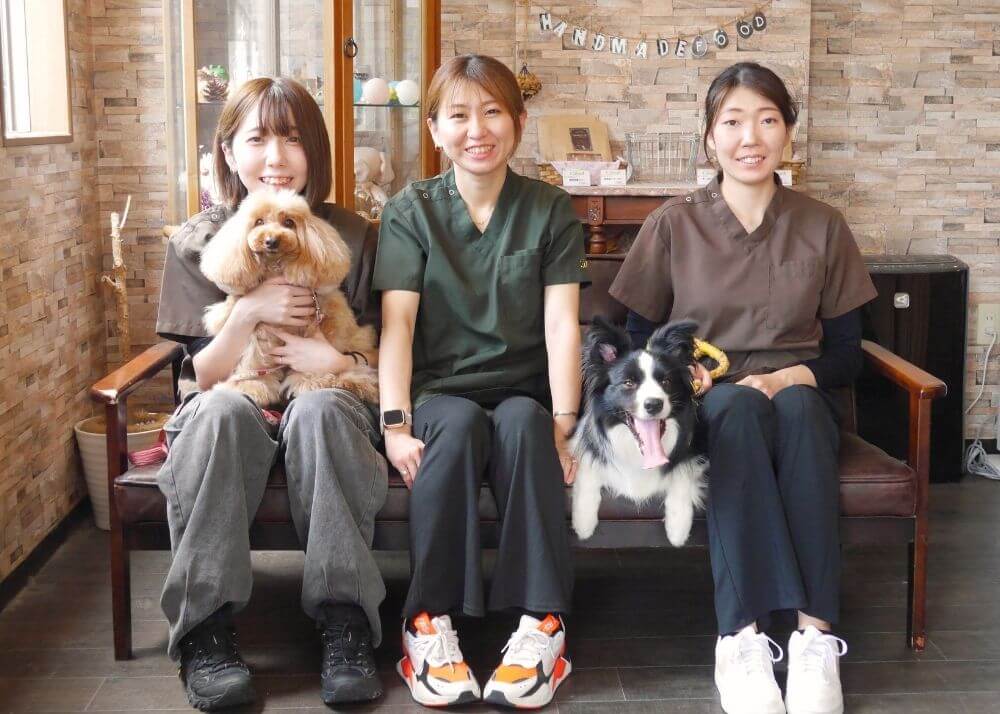 スタッフの集合写真